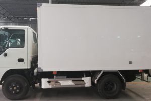 Giá xe tải ISUZU 2 Tấn Thùng Kín Composite